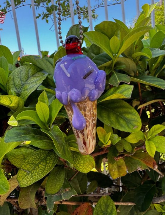 Ice cream Pendant comes with a chain for easy wearing.